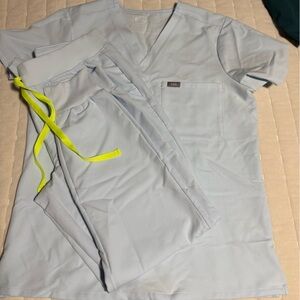 FIGS Womens Light Blue Scrubs Large